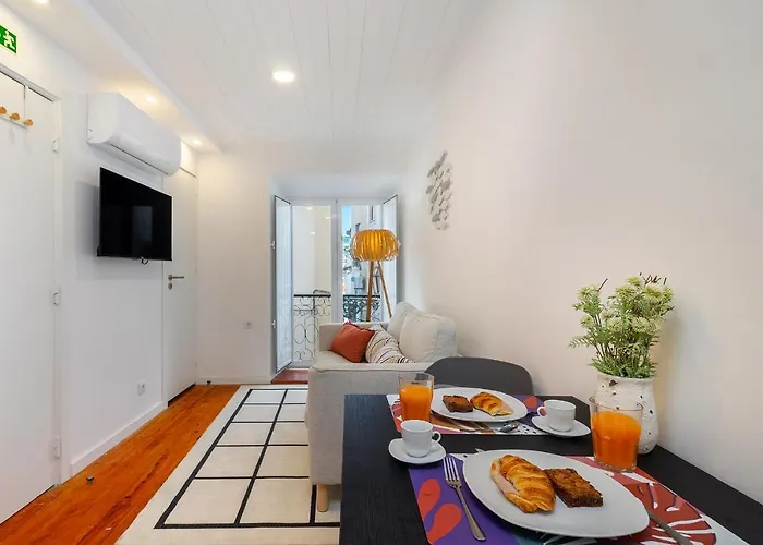 Whome Alfama 1-bed W/ac Great Location To Explore Διαμέρισμα *